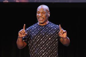 Estado de salud de Mike Tyson preocupa tras balbucear y casi quedarse dormido durante una entrevista