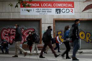 Esto no va bien: otras tres comunas de la RM retroceden a cuarentena