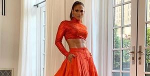 Jennifer Lopez comparte video recién despierta y sin maquillaje viéndose más joven que nunca