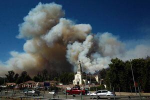 Santuario de Lo Vásquez en medio del incendio: las alarmantes imágenes de la emergencia en Casablanca