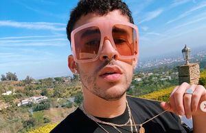 ¡Quién te hizo eso Bad Bunny! Su novia no perdona el look y la canción