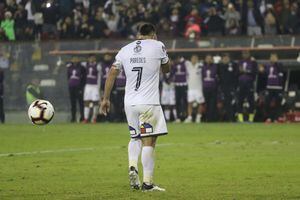 Esteban Paredes hace dura autocrítica tras eliminación de Colo Colo: "No estuve a la altura del partido"