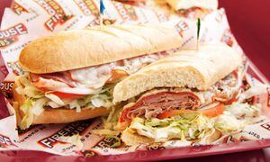 Firehouse Subs aporta equipos de rescate a bomberos de la isla