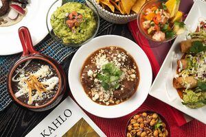 Restaurante de NY crea menú inspirado en Frida Kahlo