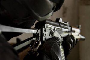 "Dragunov, mini uzis y AK47": las armas con las que están disparando la milicia a los manifestantes en Nicaragua