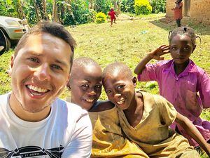 Las fuertes críticas a Karol Lucero por su viaje a África