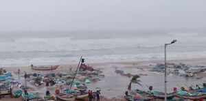 VÍDEO: Ciclone Nivar provoca destruição na Índia; mar agitado assustou moradores