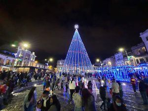 Cuenca ya encendió su Árbol de Navidad