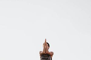 Dois exercícios de yoga que ajudarão a relaxar
