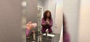 Gloria Gaynor enseña cómo lavarse las manos de forma correcta para prevenir coronavirus al ritmo de "I Will Survive"