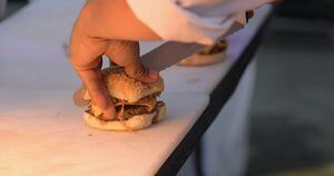 Reconocido negocio de comidas rápidas también se declara en crisis económica