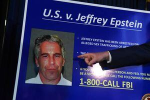 Anonymous cumple amenaza y filtra nombres relacionados con red de Epstein: hackers hablan de Trump, Clinton y Blair