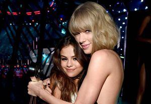 Selena Gomez no se queda callada y defiende a Taylor Swift