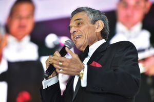 "El príncipe de la canción": así fue la vida y trayectoria de José José