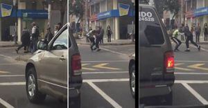 Quito: Agente de tránsito y transeúnte protagonizan un pelea viral