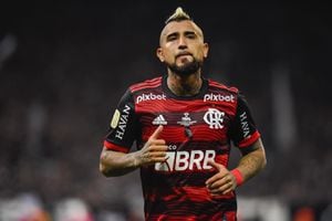 “No teníamos ningún argumento para convencerlo”: DT de Flamengo explicó la situación de Arturo Vidal tras la muerte de su padre