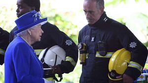 Isabel II admite que es difícil evitar el ánimo "sombrío" que vive el Reino Unido