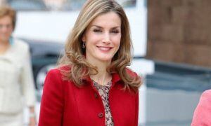Letizia vuelve con el rojo este 2021, sus mejores looks