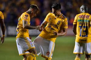 Eduardo Vargas brilló con un golazo en la goleada de Tigres por la Concachampions